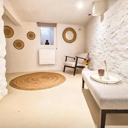 Le Mataguerre Apartment